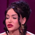 "Sede sa mnom, a pričaju loše okolo" Aleksandra Mladenović o estradi i lažnim prijateljima: "Zabolelo me je, izdana sam"