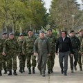 Gašić sa pripadnicima PVO za Vaskrs: Vaša požrtvovanost garant bezbednosti Srbije