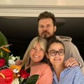 Saša Popović bi bio ponosan! Unuka Suzane Jovanović u maminom zagrljaju - mala Marta ukrala svu pažnju