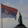 Šest mladića iz Crne Gore privedeni kod Prizena jer su razvili zastavu Srbije