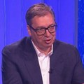 Vučić o uklanjanju banera sa Palate Albanija; "Ne mogu da odgovorim na to da mrzim ptice"