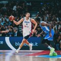 (Poluvreme) Srbija vodi protiv Italije: Jokić se razigrao, „orlovi“ sa +9 otišli na pauzu!