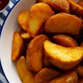 Тајна најхрскавијег печеног кромпира је у једном једноставном састојку