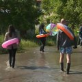 (VIDEO) Šlaufi i pecanje: Kako izgleda Borča posle jučerašnjeg nevremena?