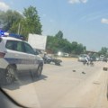 U sudaru automobila i motora kod „Mašinoteksa“ povređene dve osobe