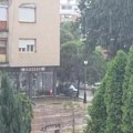 Ljuuudii, pala je kiša! U 9,47. "Na oblak"! Prestala! Nadamo joj se! Poslednji put pala je 7. juna dobro 27,9 litara, 28.juna…