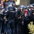 Na nasilnom protestu protiv Izraela u Bernu povređeno 18 policajaca
