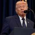 Трамп запретио Техерану: Ако Иран затвори Ормуски мореуз, гађаћемо их 20 пута јаче