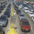 Kilometarske kolone na granicama! Srbi zarobljeni, a u Crnoj Gori novo pravilo: Policija snima sve iz vazduha