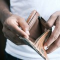 Surova realnost domaćinstava u Srbiji: Svaka treća kuća bez novca za odmor, a svaka sedma ni za parče mesa