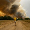 "Požar nam je sve bliži, a niko nam ništa ne govori": Dim prekrio selo kod Peščare, meštani strahuju za kuće i stoku