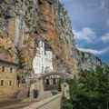 Požar u blizini manastira Ostrog