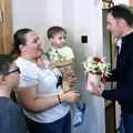 Mali posetio porodicu Ćećez: "Kada država ima višak u budžetu, podrška ide građanima" FOTO