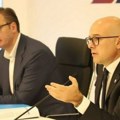 Srbija je naša kuća i nastavićemo da se borimo za nju: Vučić i Vučević na sednici SNS-a za centralnu Srbiju u Nišu…