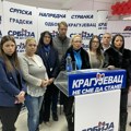 SNS u Kragujevcu optužila nepoznate osobe da su napale njihove aktivistkinje (VIDEO)