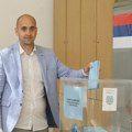 Danilo Babić, kandidat za gradonačelnika Novog Sada, glasao na biračkom mestu 181
