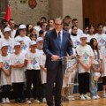 "Hvala što doprinosite svojoj zemlji": Vučić ugostio decu iz regiona i dijaspore (video)