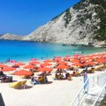 Dečak (11) bez svesti plutao u moru, lekari bezuspešno pokušali da ga spasu: Tragedija na plaži u Grčkoj