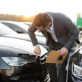 Ako kupujete polovni automobil obavezno proverite ovih 5 stavki: Bivši preprodavac savetuje da pre toga ne uplaćujete novac
