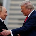 Uživo Putin i Tramp sleteli, čeka ih crveni tepih! Sve oči uprte u Aljasku: Uskoro počinje istorijski sastanak, pale pretnje i…
