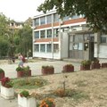 V.d. direktor škole u Mirijevu poručio da ne odustaje: Ispred škole novo okupljanje roditelja i učenika