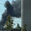 (Foto, video) avion se zakucao u kamione na: Auto-putu Ogroman oblak dima prekrio sve, totalni haos u Teksasu: Nadležni…
