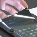 Vaša majica uskoro će imati displej: Klasične ekrane menjaju savitljivi koji se ugrađuju u odeću!