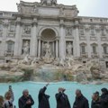 Čuvena Fontana di Trevi u Rimu od sutra naplaćuje ulaz turistima