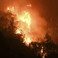 Gori na Braču, požar još nije pod kontrolom