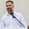 Mićin prvacima u novosadskoj OŠ "Vasa Stajić" poželeo srećan početak školovanja
