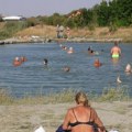 (Foto, video) "Ovo blato leči sve boljke!" Na 10 km od centra Beograda nalazi se "Kaljava banja" u koju se meštani kunu, puna…