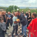 Svečano u Božinjevcu: Dejan Tasić domaćin a ovo je novi kum na slavi Sabora svih srpskih svetitelja