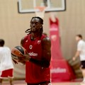 Zvezda traži novog centra? Katastrofa Džonatana Motlija na debiju