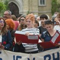Otpušteni profesori Jovine gimnazije tvrde da ne mogu da ostvare naknadu jer direktor odbija da izda rešenje o otkazu