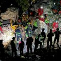 Pod zemljom proveo 26 sati: Izvučen speleolog zarobljen u pećini na Sardiniji (video)