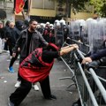 "Ratno stanje" u Tirani; Snimci su užasni; Pola grada gori VIDEO