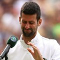 Novak u suzama posle poraza u finalu Vimbldona, obratio se sinu Stefanu (video)