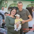 Gradonačelnik sa saradnicima uručio prvih pedeset auto sedišta za bebe rođene početkom ove godine u zrenjaninskom…