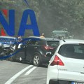 Jezive slike sa lica mesta, tri osobe povređene: Žestok sudar dva vozila kod Nove Varošu, automobili sa prednje strane…