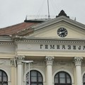 Postavljena zaštitna ograda ispred Prve kragujevačke gimnazije