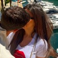 (Foto) udaje se unuka pokojnog Tozovca: Fudbaler organizovao romantičnu veridbu u Italiji, svi gledaju dijamantski prsten…