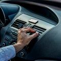 Izbegnite skupe popravke klime u automobilu Očlistite skriveni filter - vrlo je jednostavno
