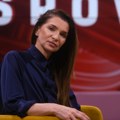 Natalija Trik FX pokazala kako održava vitku liniju u šestoj deceniji: Skinula se u kupaći i na plaži radi vežbe VIDEO