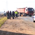 Direktan sudar automobila i kamiona kod Vreoca – dvoje poginulih, dečak i žena povređeni