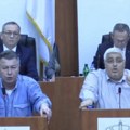Opozicioni odbornici u međusobnom optuživanju u Leskovcu – Odbornici vlasti zadovoljno ćute