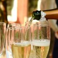 Kraj jedne ere: Zbog rekordnih vrućina prvi put dozvoljen veći procenat alkohola u šampanjcu. Hoće li klimatske promene…
