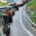 Saobraćajna nesreća na auto-putu kod ikee Automobil uništen, srča rasuta svuda po putu