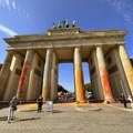 Ekološki aktivisti poprskali narandžastom bojom Brandenburšku kapiju