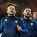 Hrvatski fudbaler Ivan Rakitić potpisao ugovor sa Al Šababom