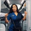 Stjuardesa otkrila koliko stvarno zarađuje: Kažem dosta mi je posla, a onda se setim čeka - da li je realno